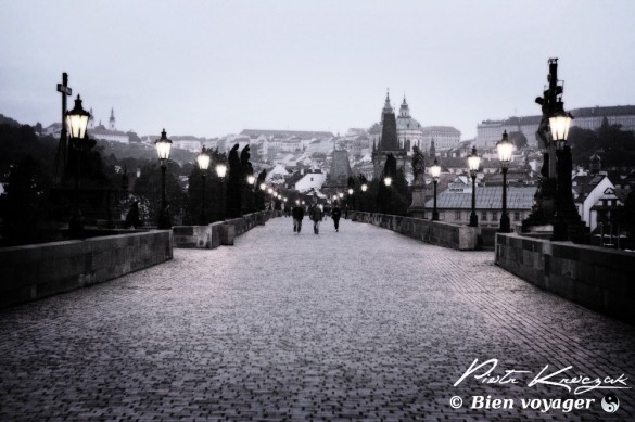 pont prahue lampadaire