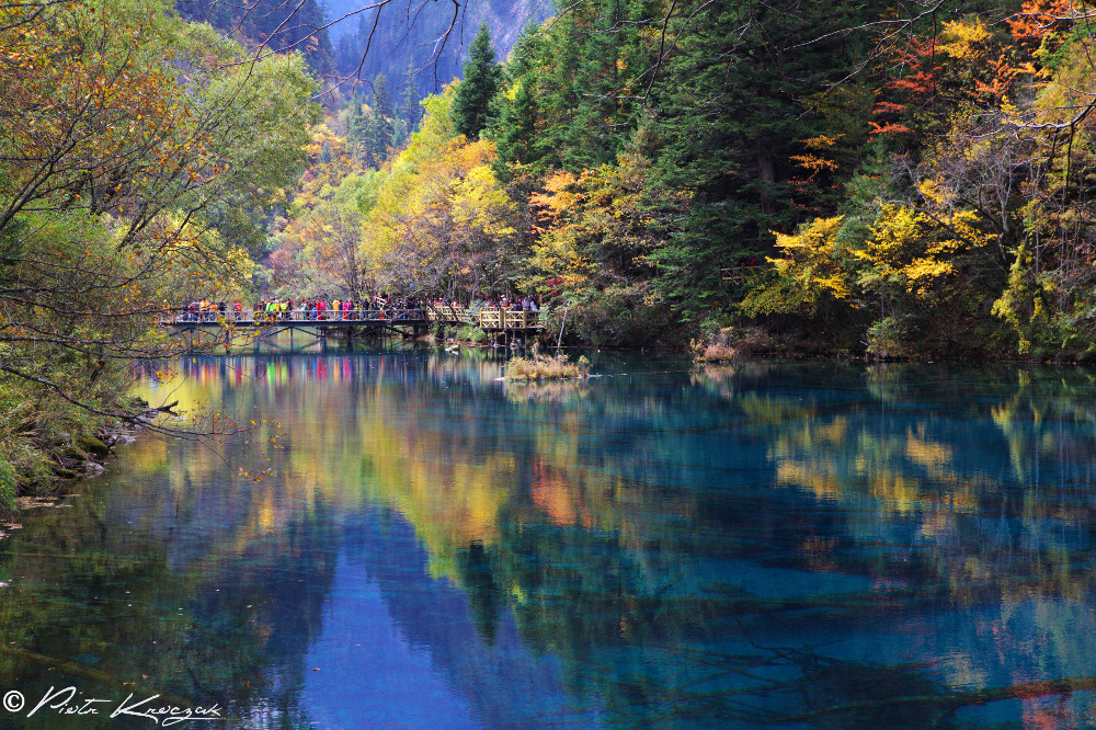 Chine- L’automne coloré dans la splendide vallée de Jiuzhaigou aux 118 lacs