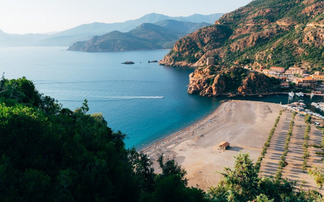 Découvrir la Corse : bien plus qu’une destination de vacances