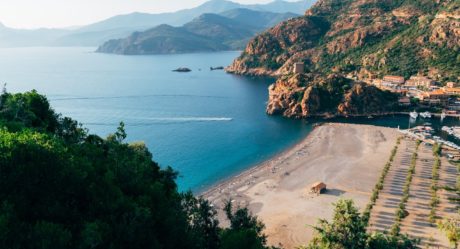 Découvrir la Corse : bien plus qu’une destination de vacances
