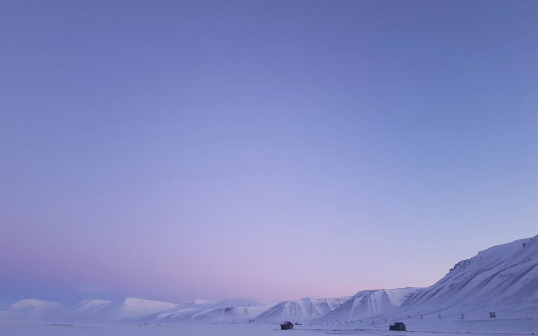 Voyager là où l’hiver impose son rythme : Svalbard, Laponie et haute montagne